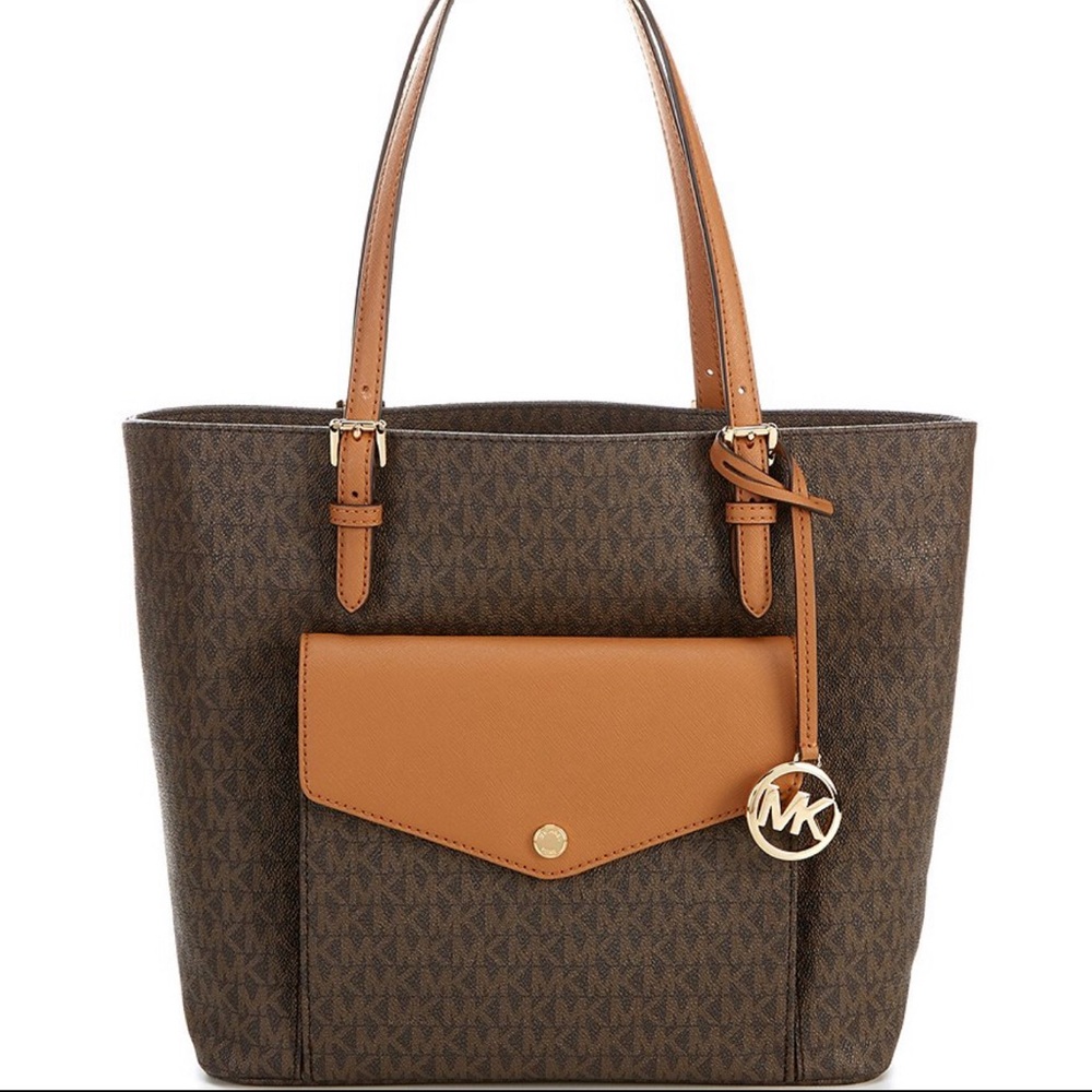 Michael Kors Signature Jet Set w/Pocket Tote Bag